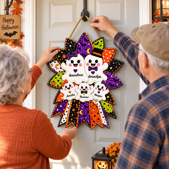 Quilted Effect Wreath Ghost Family 2D Flat - Personalized Wooden Sign - Halloween Decor for Grandma & Grandpa